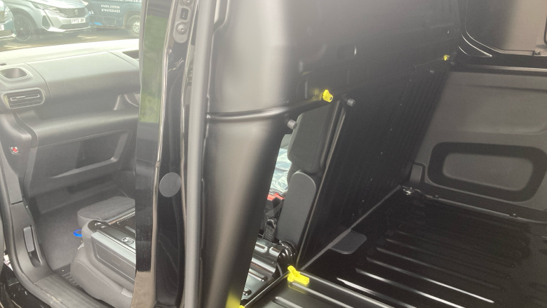 Peugeot Partner Standard Diesel 1.5 BlueHDi 100 Professional Plus Van